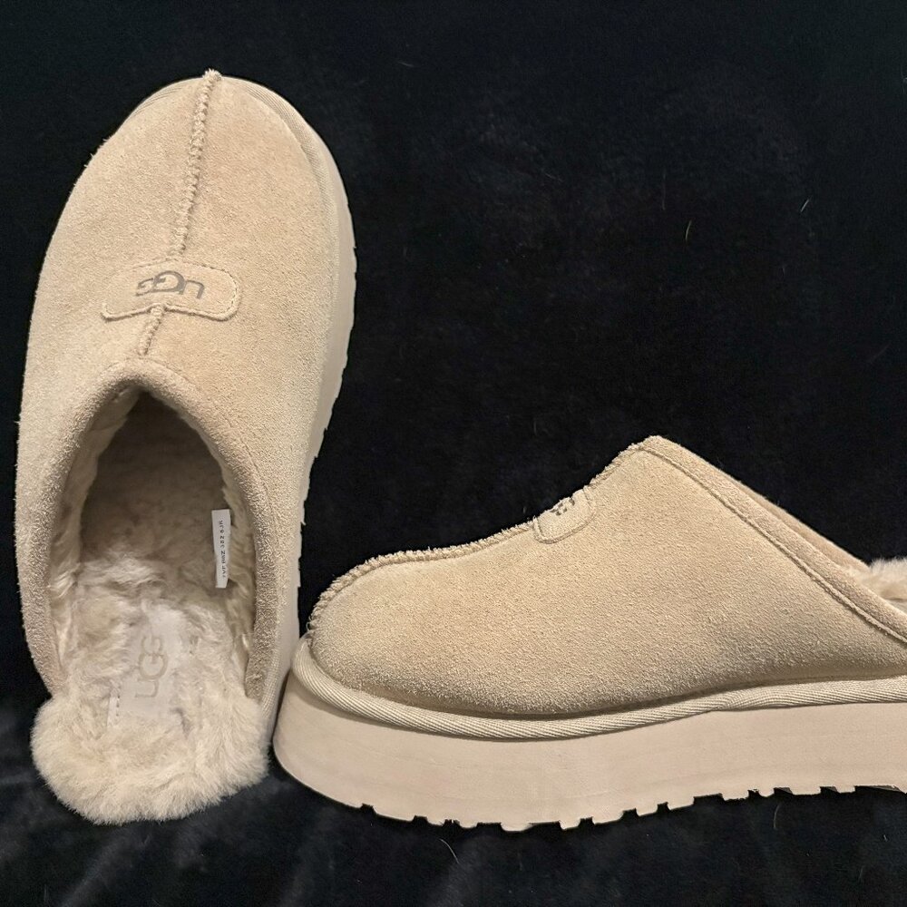UGG slip on clogs in Natural 1153275